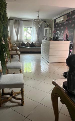Casa à venda com 195m², 4 quartos e 3 vagas Casa à venda com 195m², 4 quartos e 3 vagasOutros
