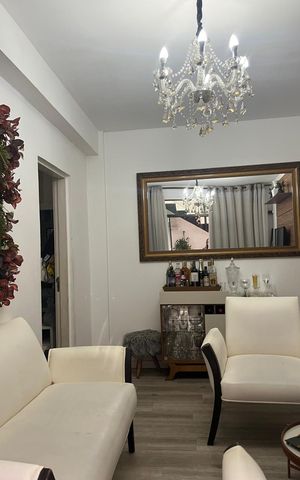 Casa à venda com 195m², 4 quartos e 3 vagas Casa à venda com 195m², 4 quartos e 3 vagasSala