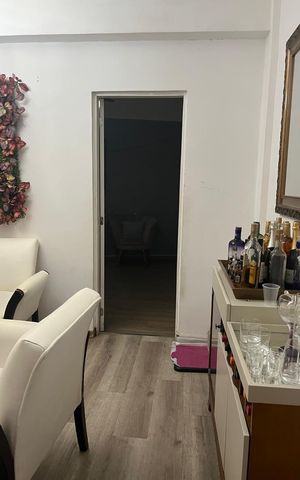 Casa à venda com 195m², 4 quartos e 3 vagas Casa à venda com 195m², 4 quartos e 3 vagasSala