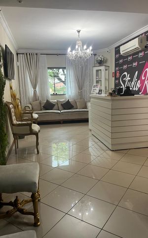 Casa à venda com 195m², 4 quartos e 3 vagas Casa à venda com 195m², 4 quartos e 3 vagasOutros