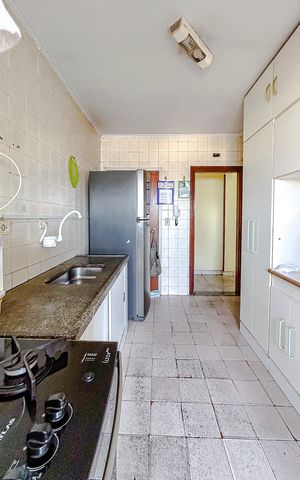 Apartamento à venda com 74m², 2 quartos e 1 vagaCozinha