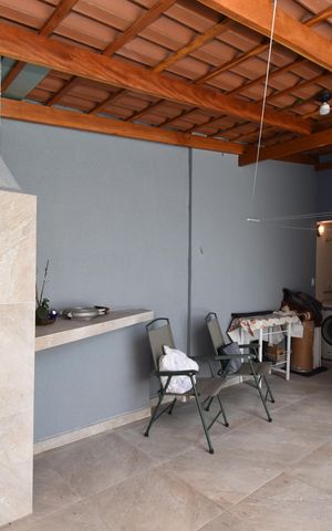 Casa de condomínio à venda com 86m², 3 quartos e 2 vagasÁrea externa com churrasqueira