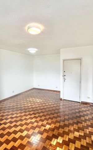 Apartamento à venda com 94m², 2 quartos e 1 vaga Apartamento à venda com 94m², 2 quartos e 1 vagaSala