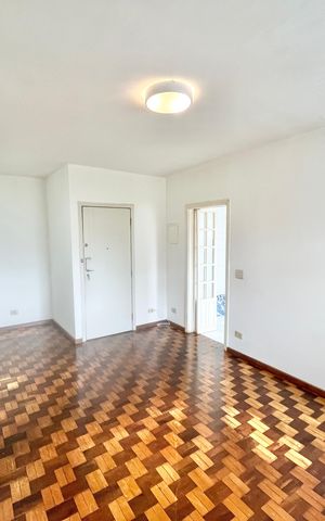 Apartamento à venda com 94m², 2 quartos e 1 vaga Apartamento à venda com 94m², 2 quartos e 1 vagaSala
