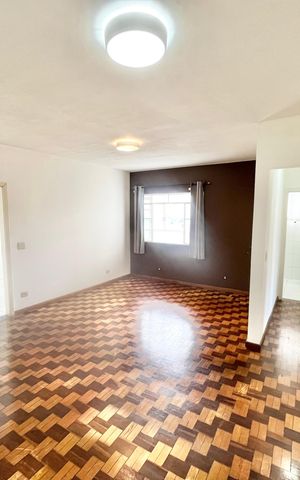Apartamento à venda com 94m², 2 quartos e 1 vaga Apartamento à venda com 94m², 2 quartos e 1 vagaSala