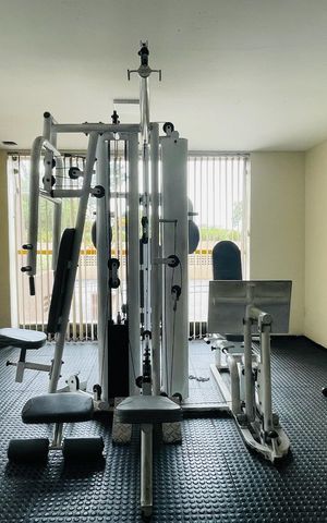 Apartamento para alugar com 63m², 2 quartos e 1 vaga Apartamento para alugar com 63m², 2 quartos e 1 vagaAcademia