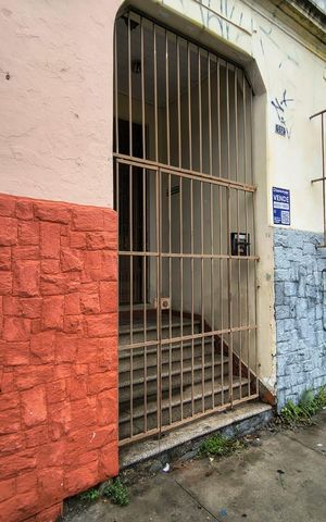 Casa à venda com 192m², 3 quartos e 8 vagas Casa à venda com 192m², 3 quartos e 8 vagasFachada
