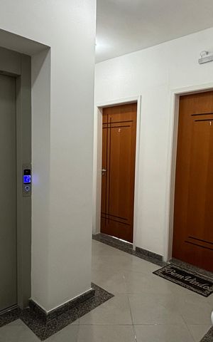 Apartamento à venda com 69m², 3 quartos e 2 vagas Apartamento à venda com 69m², 3 quartos e 2 vagasElevador