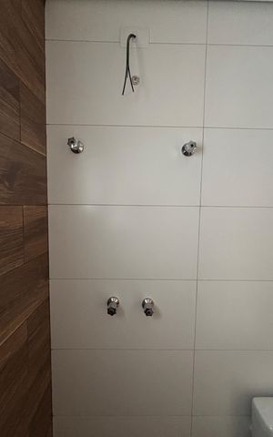 Apartamento à venda com 69m², 3 quartos e 2 vagas Apartamento à venda com 69m², 3 quartos e 2 vagasBanheiro da Suíte