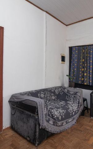 Casa à venda com 218m², 2 quartos e 2 vagas Casa à venda com 218m², 2 quartos e 2 vagasSala