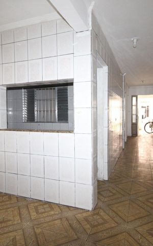 Casa para alugar com 120m², 2 quartos e sem vagaCorredor interno