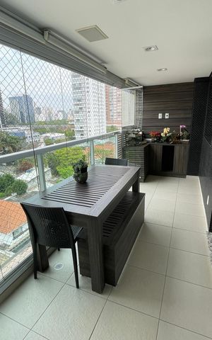 Apartamento à venda com 90m², 2 quartos e 2 vagasVaranda