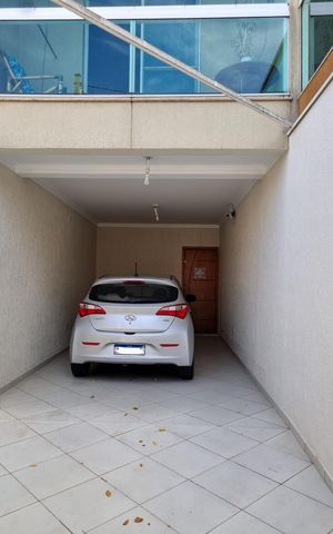 Casa à venda com 226m², 3 quartos e 2 vagas Casa à venda com 226m², 3 quartos e 2 vagasGaragem