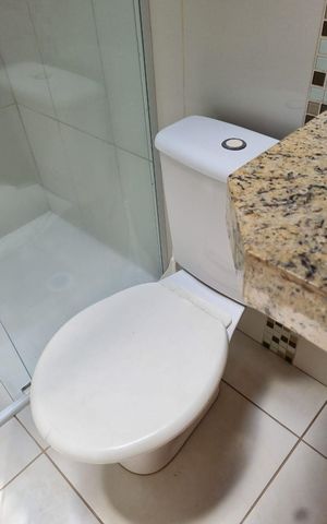 Casa à venda com 226m², 3 quartos e 2 vagas Casa à venda com 226m², 3 quartos e 2 vagasBanheiro
