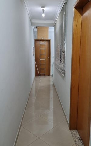Casa à venda com 226m², 3 quartos e 2 vagas Casa à venda com 226m², 3 quartos e 2 vagasCorredor doa Quartos
