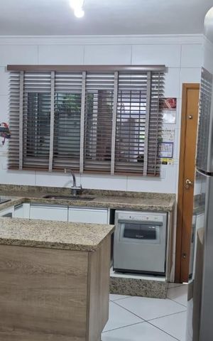 Casa à venda com 226m², 3 quartos e 2 vagas Casa à venda com 226m², 3 quartos e 2 vagasCozinha