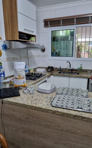Casa à venda com 226m², 3 quartos e 2 vagas Casa à venda com 226m², 3 quartos e 2 vagasCozinha