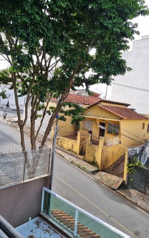 Casa à venda com 226m², 3 quartos e 2 vagas Casa à venda com 226m², 3 quartos e 2 vagasVaranda