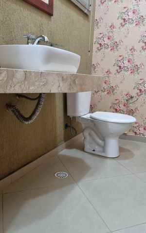 Casa à venda com 226m², 3 quartos e 2 vagas Casa à venda com 226m², 3 quartos e 2 vagasLavabo