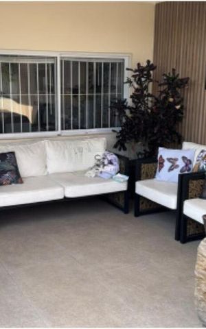Casa à venda com 204m², 3 quartos e 2 vagas