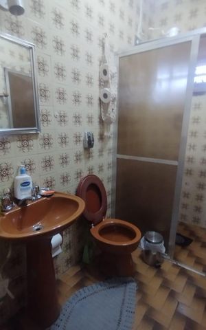 Casa à venda com 132m², 3 quartos e 2 vagasBanheiro