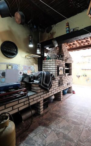 Casa para alugar com 300m², 8 quartos e 3 vagasÁrea externa