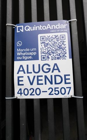 Casa para alugar com 300m², 8 quartos e 3 vagasFachada