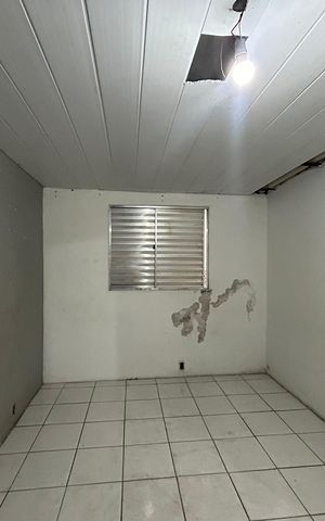 Casa para alugar com 330m², 3 quartos e 3 vagas Casa para alugar com 330m², 3 quartos e 3 vagasCasa 2 - forro aberto