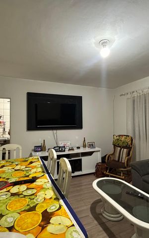 Casa para alugar com 330m², 3 quartos e 3 vagas Casa para alugar com 330m², 3 quartos e 3 vagasSala