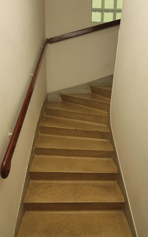 Casa à venda com 210m², 4 quartos e 2 vagasEscadas