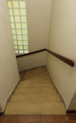 Casa à venda com 210m², 4 quartos e 2 vagasEscadas