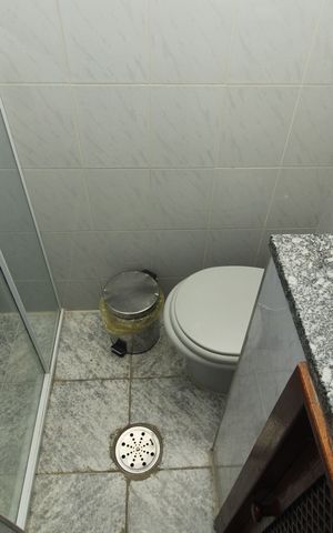 Casa à venda com 210m², 4 quartos e 2 vagasBanheiro 