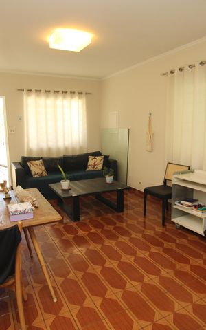 Casa à venda com 210m², 4 quartos e 2 vagasSala