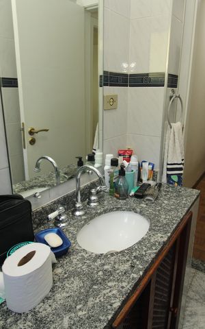Casa à venda com 210m², 4 quartos e 2 vagasBanheiro 