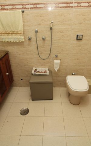 Casa à venda com 210m², 4 quartos e 2 vagasBanheiro da Suíte