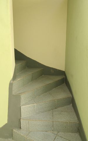 Casa à venda com 210m², 4 quartos e 2 vagasEscadas 2
