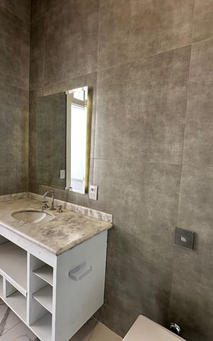 Casa à venda com 322m², 4 quartos e 4 vagas Casa à venda com 322m², 4 quartos e 4 vagasBanheiro Social