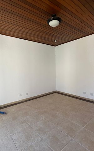 Casa à venda com 322m², 4 quartos e 4 vagas Casa à venda com 322m², 4 quartos e 4 vagasSuíte 3