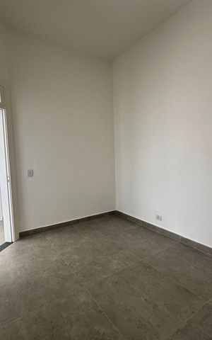 Casa à venda com 322m², 4 quartos e 4 vagas Casa à venda com 322m², 4 quartos e 4 vagasQuarto 2