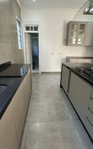 Casa à venda com 322m², 4 quartos e 4 vagas Casa à venda com 322m², 4 quartos e 4 vagasCozinha