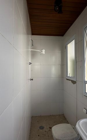 Casa à venda com 322m², 4 quartos e 4 vagas Casa à venda com 322m², 4 quartos e 4 vagasBanheiro da Suíte 3