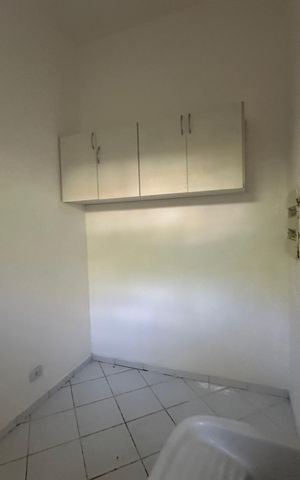 Casa à venda com 322m², 4 quartos e 4 vagas Casa à venda com 322m², 4 quartos e 4 vagasÁrea de Serviço