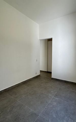 Casa à venda com 322m², 4 quartos e 4 vagas Casa à venda com 322m², 4 quartos e 4 vagasSuíte 1