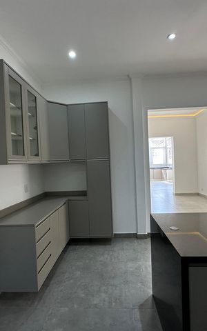 Casa à venda com 322m², 4 quartos e 4 vagas Casa à venda com 322m², 4 quartos e 4 vagasCozinha