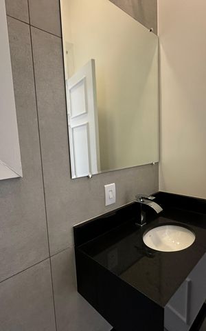 Casa à venda com 322m², 4 quartos e 4 vagas Casa à venda com 322m², 4 quartos e 4 vagasLavabo