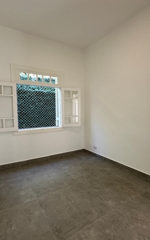 Casa à venda com 322m², 4 quartos e 4 vagas Casa à venda com 322m², 4 quartos e 4 vagasQuarto 2