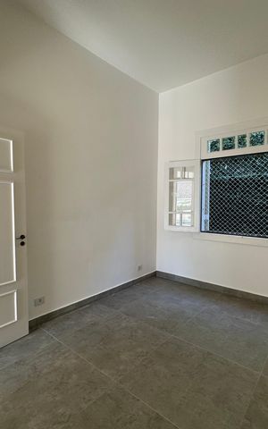 Casa à venda com 322m², 4 quartos e 4 vagas Casa à venda com 322m², 4 quartos e 4 vagasQuarto 1