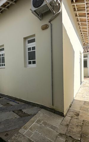 Casa à venda com 322m², 4 quartos e 4 vagas Casa à venda com 322m², 4 quartos e 4 vagasQuintal