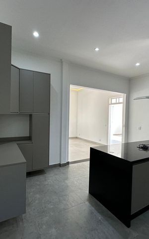 Casa à venda com 322m², 4 quartos e 4 vagas Casa à venda com 322m², 4 quartos e 4 vagasCozinha