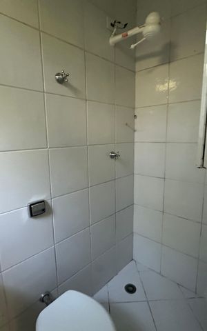 Casa à venda com 322m², 4 quartos e 4 vagas Casa à venda com 322m², 4 quartos e 4 vagasBanheiro de serviço